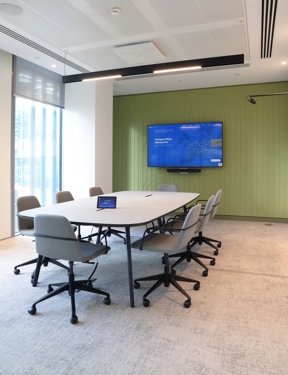 IPJLondon's tweet image. Final images from our latest project install for @euNetworks . We have loved working with them, @designedbymcm  and @Overburyplc  on such a great space.

#agileoffice #modernoffice #officedesign #furniture #interiorphotography #officeinspiration