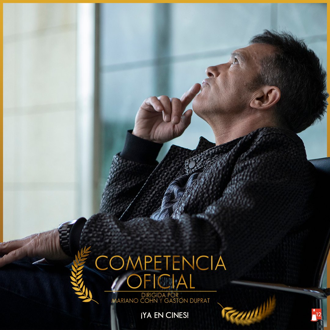 Sentado en el sofá, solo, aburrido... ¡los domingos, mejor ir al cine! 

#CompetenciaOficial, dirigida por Mariano Cohn y Gastón Duprat, y protagonizada por Penélope Cruz, <a href="/antoniobanderas/">Antonio Banderas</a> y Oscar Martínez. ¡No te la pierdas! 🍿