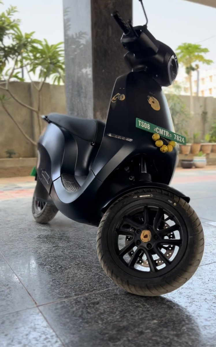 edvenswa's tweet photo. Joined the #ev #ElectricVehicle revolution in #india too @MercedesBenz @OlaElectric #MercedesBenz #EQC #s1pro https://t.co/MAqYwETTxH