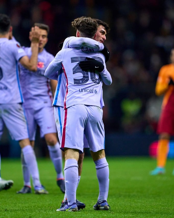 BarcaAurora's tweet photo. Following Barça's victory away at Galatasaray. The Catalan giants will face Eintracht Frankfurt in the quarterfinals and play the winner of West ham and Lyon. The first leg will be played in Germany and the return fixture at the Camp Nou. https://t.co/Lndks4KDo1