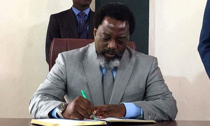 NicksonMukelen1's tweet photo. La majorité de congolais souhaitent le retour Joseph kabila à la présidence de la RDC 🔥 @Peguynyembo243 @KabilaForever19 @FalialaKiza @kathokapuya2020 https://t.co/iLlTBAWS3G