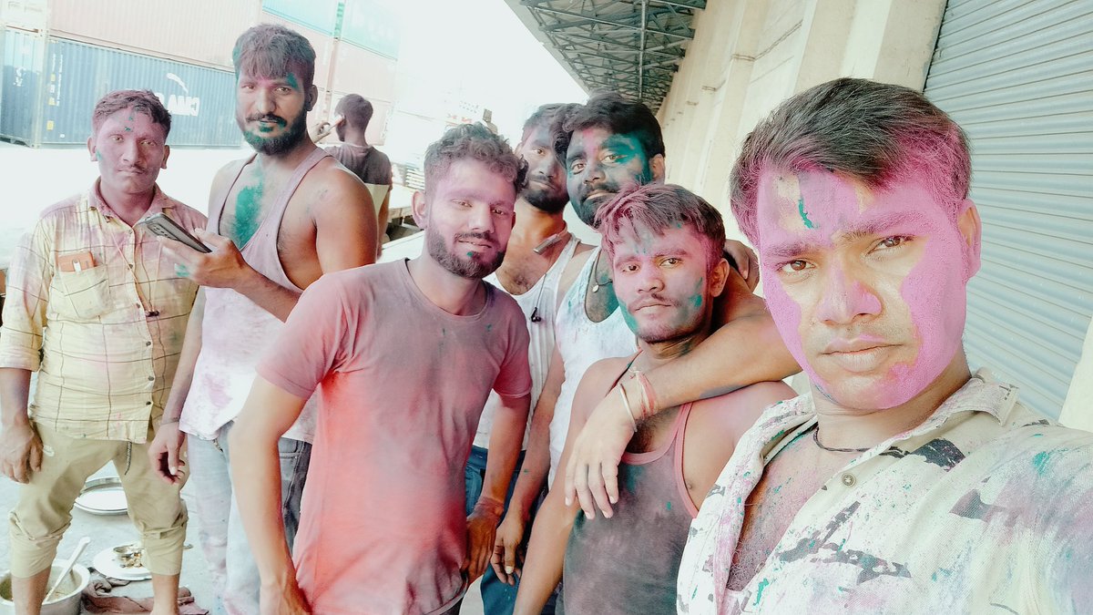 SantVishwakar11's tweet photo. to make some memory after playing colors https://t.co/Ij3LIN7aVH