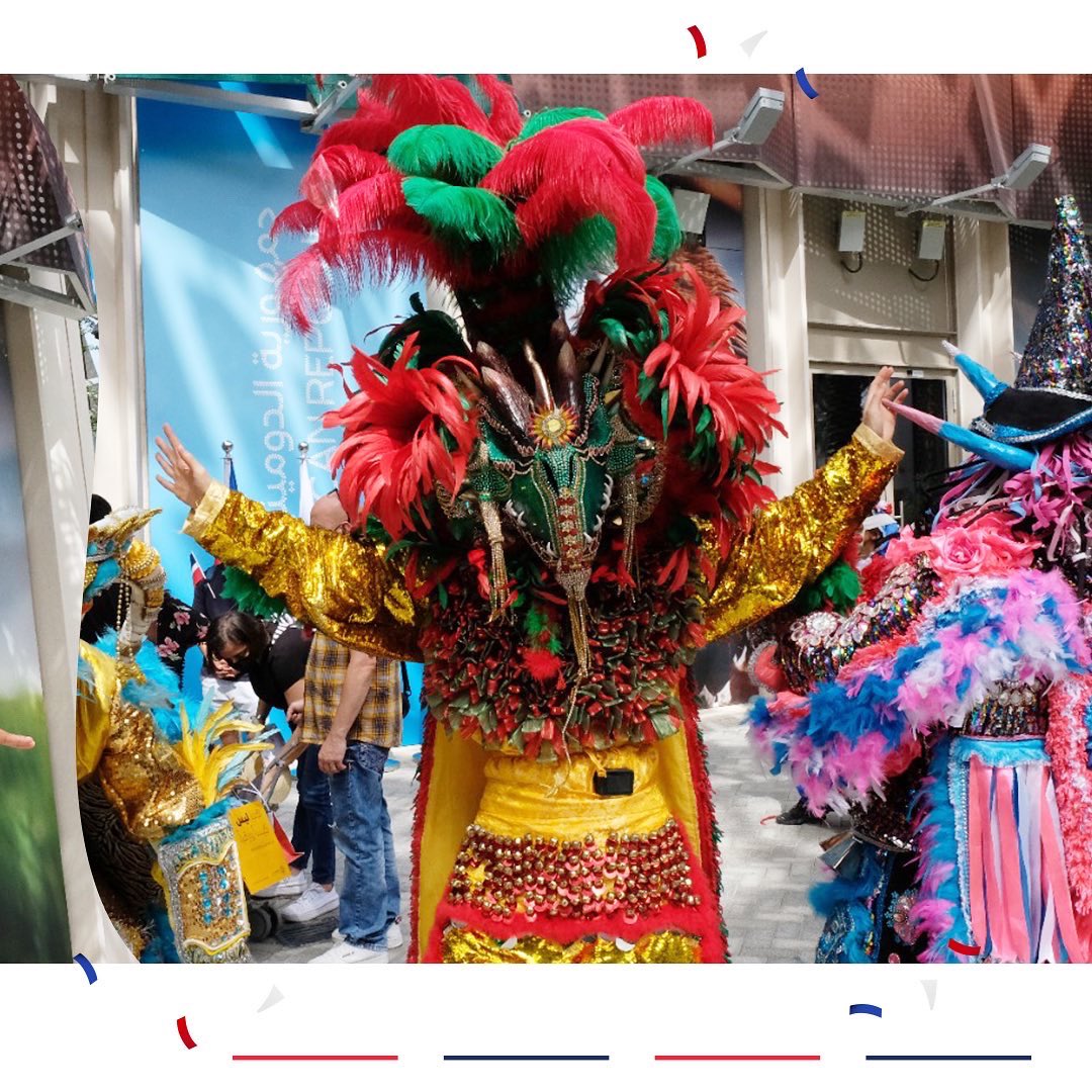 Durante el Día Nacional de RD en #Expo2020 #Dubái, mientras se desarrollaban los actos protocolares presididos por la vicepresidenta de la #RD, #RaquelPeña, en nuestro pabellón se entregaban estos suvenires dominicanos a todos los visitantes.