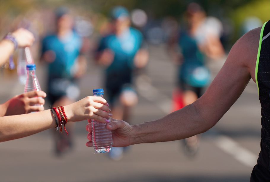 Have a loud cheer and want to get involved? We’re the official charity partner for the Severn Bridge Half Marathon and 10k this year on Sunday 28th August. You can support this iconic race by volunteering on one of the water stations around the course. tenovuscancercare.org.uk/volunteer-list…