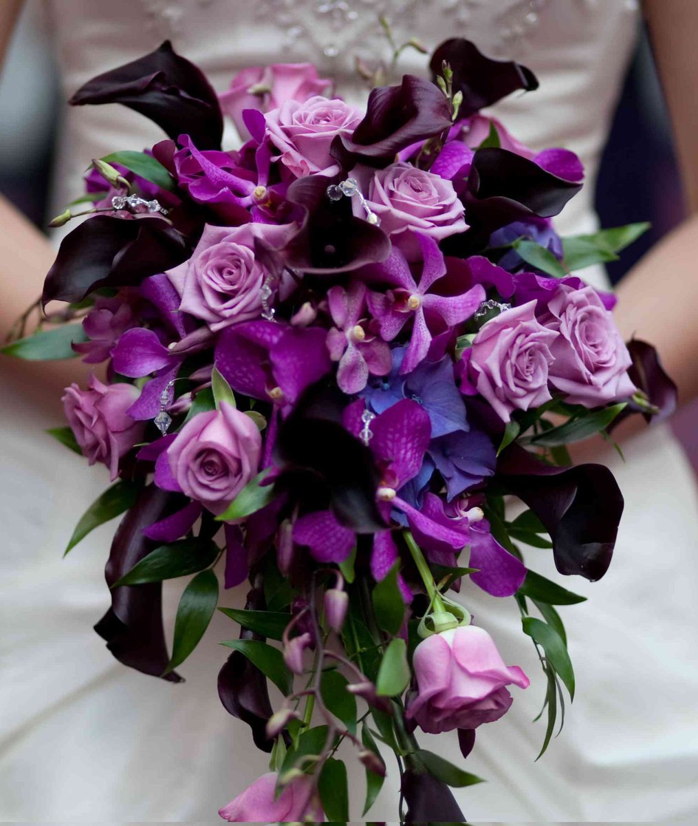 Розово сиреневый букет. Фиалка Bridal Bouquet. Букет "Фиалковая невеста". Пурпл букет.