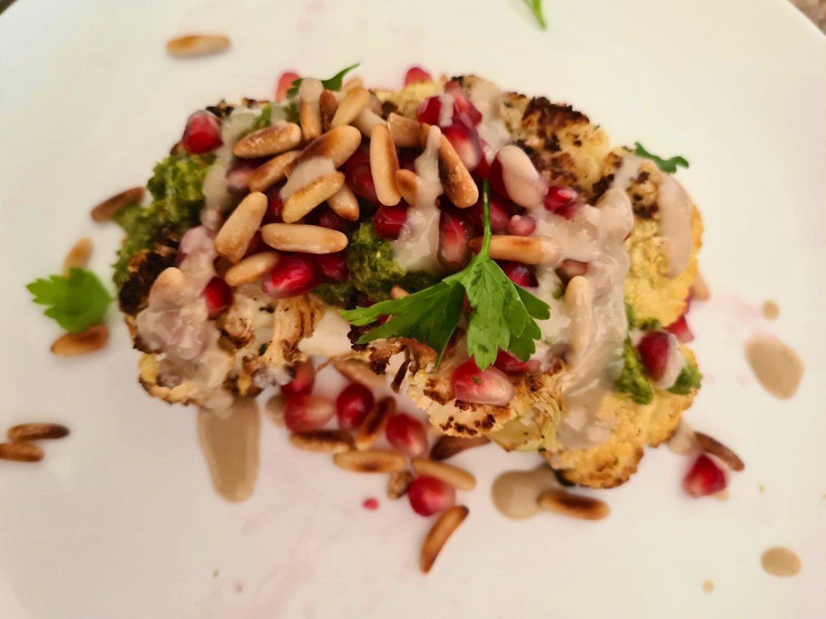 bethlovesthesea's tweet photo. Being vegan doesnโt have to be boring (Iโm not, Iโm cooking for vegans) zaatar rubbed cauliflower steaks with Zhug, pine nuts, pomegranate and tahini #vegan #zhug https://t.co/9yGgq7fCPa