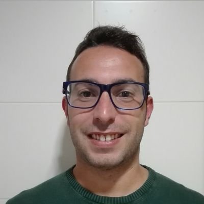 En #RetratEDIA🧑‍🎤hoy os presentamos a Aarón Asencio Fernández <a href="/aaronasenciofer/">Aaron Asencio (💙,🧡)</a> maestro apasionado cuyo lema es "Compartir es vivir"👉Uno más en #proyectoEDIA #REApower🧵