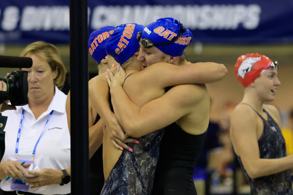 GatorsSwimDv tweet picture