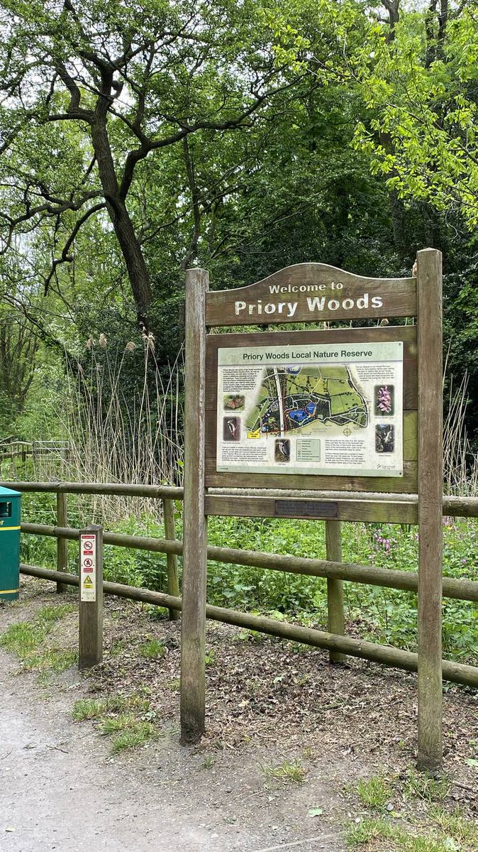 gojauntly's tweet photo. Visit ice pools, soak up nature and visit a farm, all on one walk. Enjoy The Priory Woods & Pool Loop as your #SpringStomp walk 🌳 👣 @sandwellcouncil https://t.co/H17Qv1cona https://t.co/X43eTxGUw2