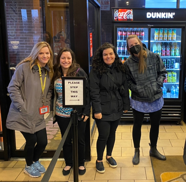 I'm so glad to be able to resume our Coffee &amp; Conversations With Colleagues, and spend time with such great people!! <a href="/dunkindonuts/">Dunkin'</a> <a href="/EllianEydis/">Ellian Eydis</a> <a href="/MarkTwainD63/">Mark Twain School</a> #63Success #CougarCountry