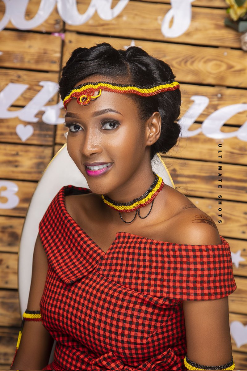 ultimateshotsug's tweet photo. We could not leave iganga without bringing this beauty.
Congratulations eva
Book for ur kukyala with us

📷@ultimate_shotsug

For bookings
0759268636

.#vogueko#blackmelaninmakeup 
#trending #viral #love #instagram #tiktok #explorepage #instagood #follow #like #fashion #explore https://t.co/0v16L2sFTG