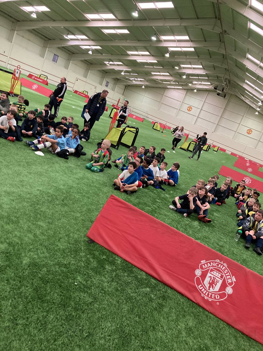 PERiverView1's tweet image. Well done to our Year 3 Football Team who competed in a MUFC tournament yesterday at The Cliff Training ground ⚽️ 🥅

Our children had a fantastic time, thank you @MU_Foundation @ManUtd