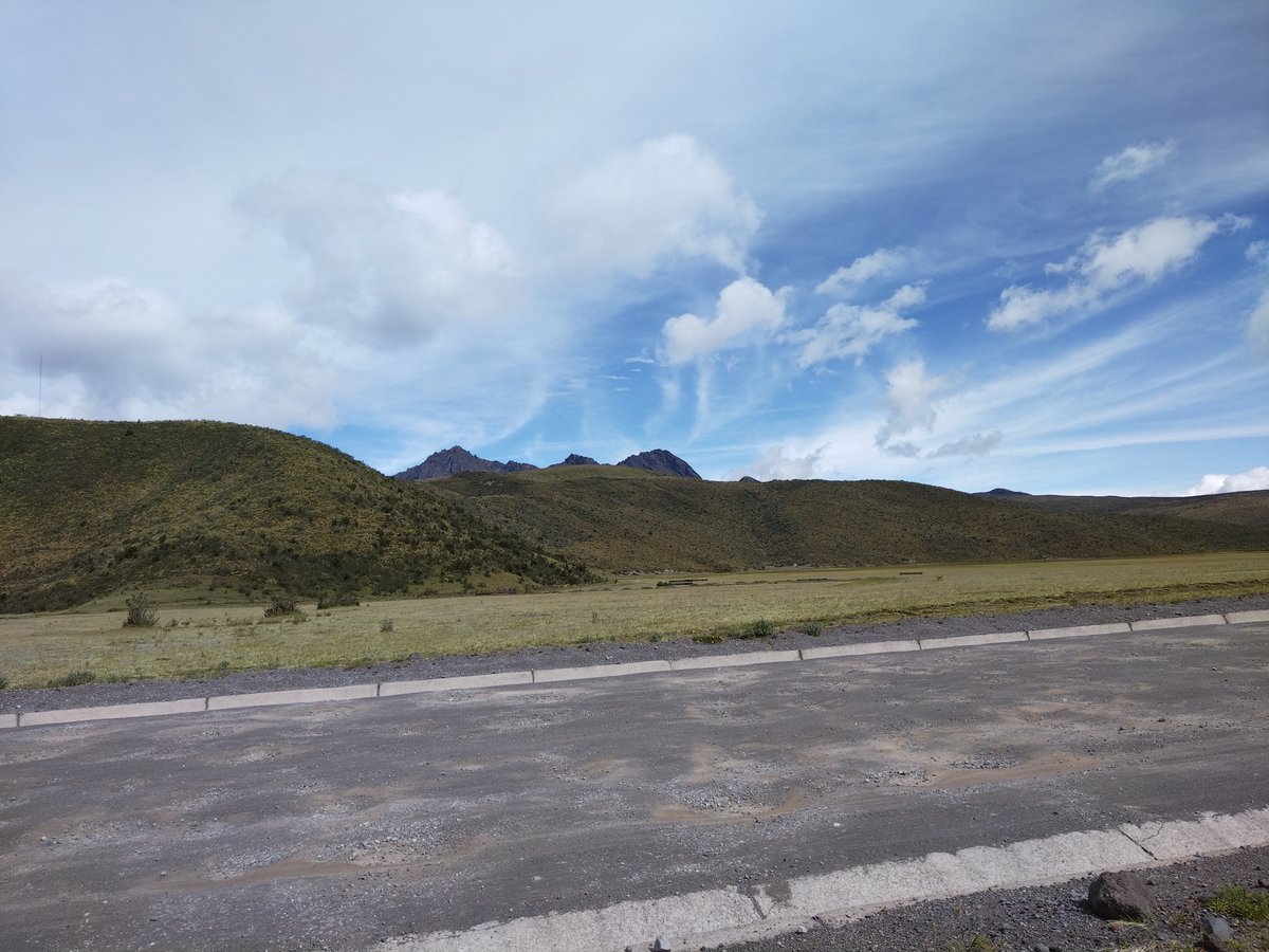 Solicitamos de la manera mas respetuosa @nielsolsenp <a href="/GustavoManriq_M/">Gustavo Manrique M.</a> que nos ayuden con el arreglo de las vias de acceso a los refugios del Cotopaxi, Chimborazo, Cayambe.
Es una queja frecuente de nuestros turistas y transportistas turísticos,por el daño de sus unidades