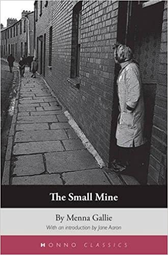 Honno_Clas's tweet photo. 🎉Penblwydd hapus i Menna Gallie! 🎂

📚#DidYouKnow The Small Mine by Gallie was featured by @richard_king as one of the 'Top Ten Books about Welsh Identity'? 

https://t.co/x7NGs28w2W 

💻Order The Small Mine and other Gallie books online today from from https://t.co/jIC9FHsjYq https://t.co/UPXRRGhCjM