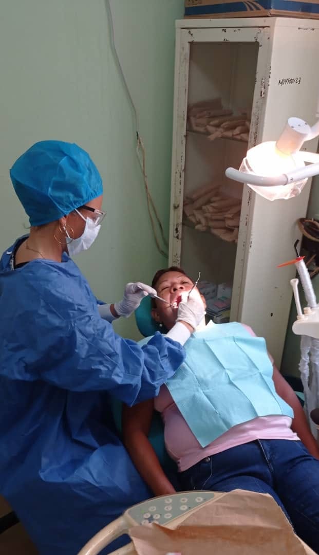 cubacooperaven's tweet photo. Los colaboradores de la Misión Médica Cubana en Venezuela comprometidos en brindar servicios de calidad al pueblo venezolano, próximo a cumplir 19 años brindar amor y esperanza.

#CubaPorLaVida #CubaPorLaSalud #CubaCoopera #BarrioAdentro19Aniversario 

@MINSAPCuba @PardoRegla https://t.co/Ur1Lt7szVy