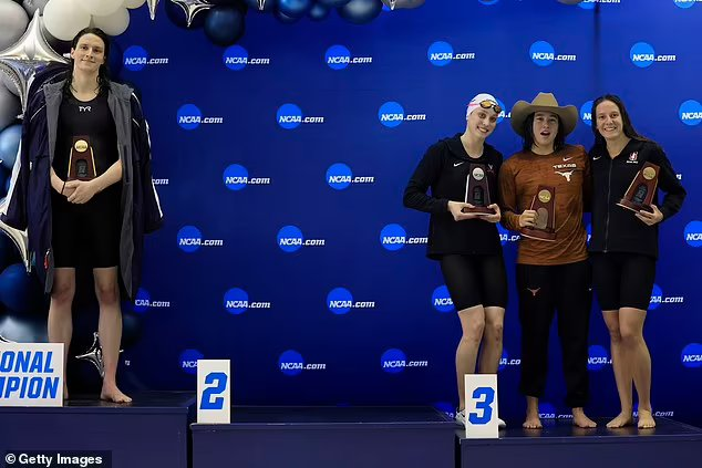 AndreAr94310915's tweet image. Un type n'est pas très performant comme athlète.

Il se déguise en fille et il devient une championne.

Les idiots applaudissent.

Les vraies filles n'osent rien dire, mais trouvent le moyen de faire savoir.

*