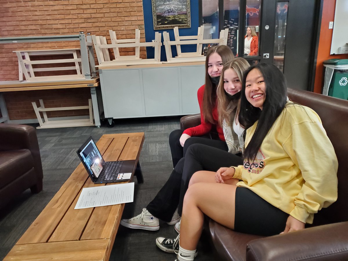 NNHS_WCL's tweet photo. What an exciting day in Madame Shamrock's French 1 class...Zooming with students in Corrèze, France! (1/2) https://t.co/5BhvYW6uNG