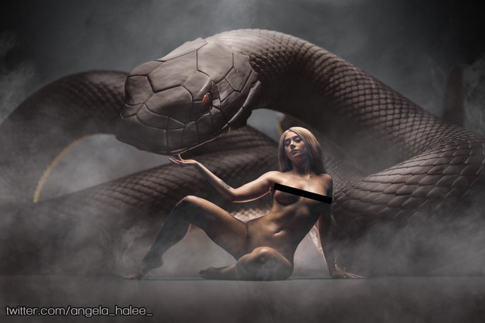 First effects from photoshoot with amazing @Romanczuk_Art ? https://t.co/p5Cr6LE6hQ