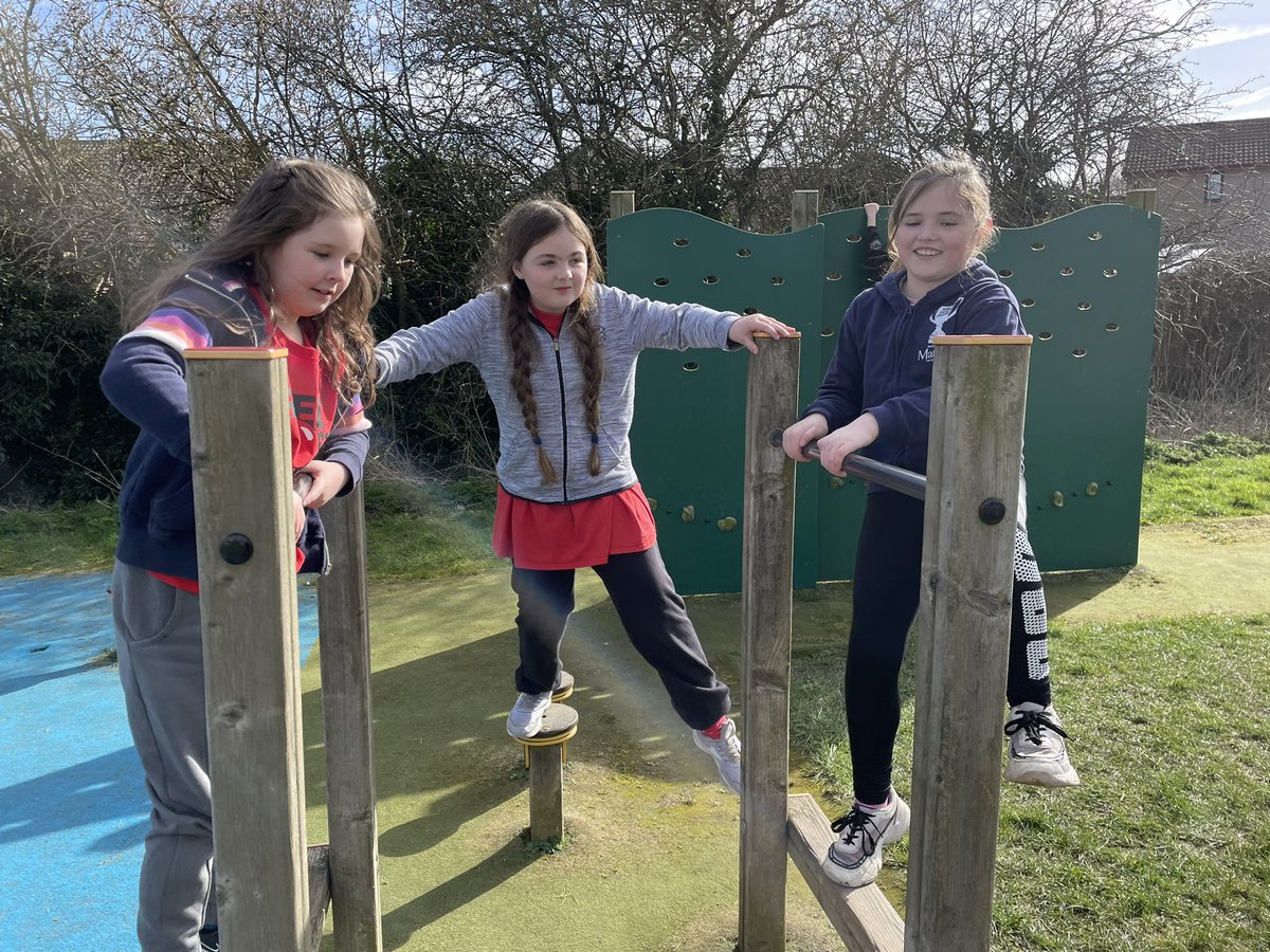 DeanburnPS_P7A's tweet photo. We are loving the #Spring sunshine this afternoon! #TrimTrack #Treat #Friday #Fun #Games #Friendships โ๏ธ๐ท https://t.co/C91LZEPq1a