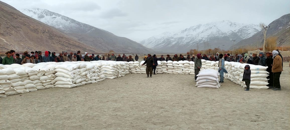 RFAfghanistan's tweet photo. RF Afghanistan @UNWFP distributed over 342mt of mix food to 3500 Families in #FebMarch with emergency blanket supplementary feeding to mothers and children @Wakhan, Badakhshan Afghanistan. https://t.co/rR1uHqmW3f