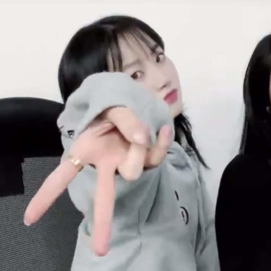 424page's tweet photo. 오늘 셀카... 갸루피스 셀카... 존버... 💪 https://t.co/hHaFg72CPL