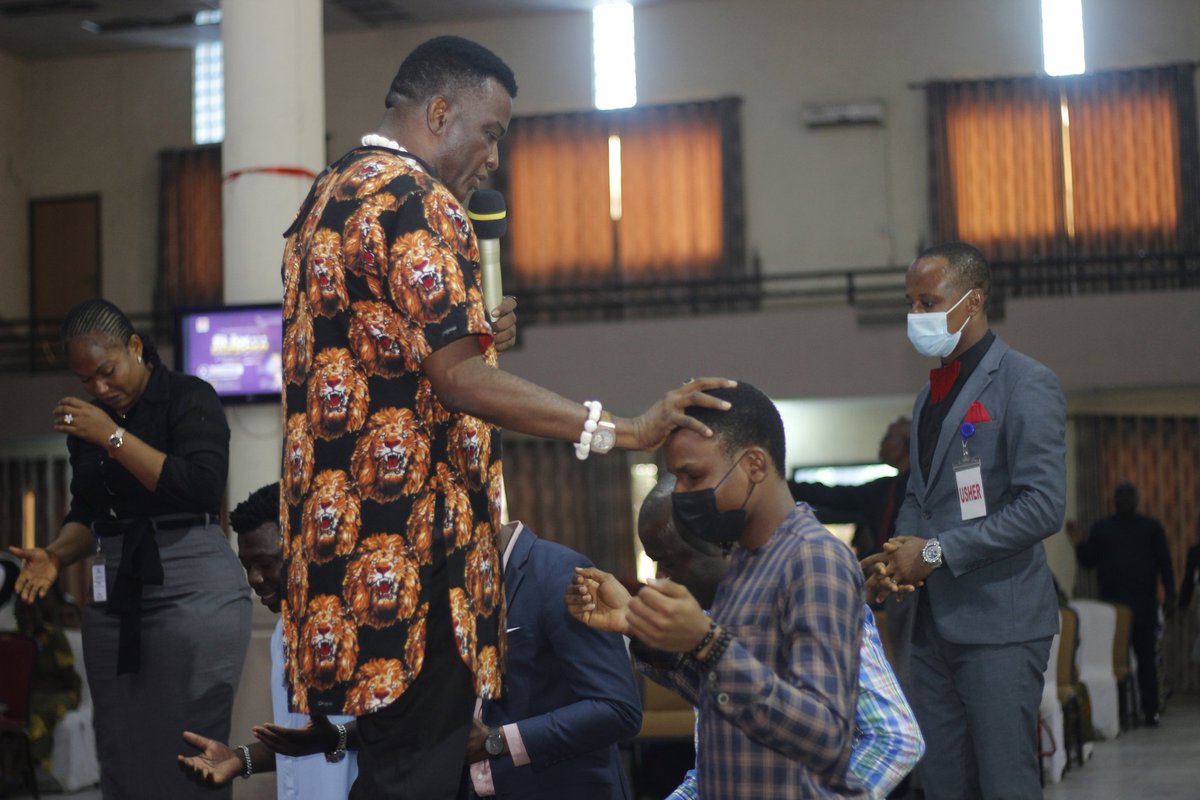 tremfestac's tweet photo. Flashback to #FitForPurpose: #ManagingTransitions with Rev. Iyke Osuji last Sunday🔥🔥🔥
Join us 8AM this #Sunday #Onsite & #Online with your family&loved ones as we continue the #Leadership series
#TREM #TREMFESTAC #Acceleration #BecomingTheLeader #FBF #FlashbackFriday
@ubks_ https://t.co/sv9TFsLwbu