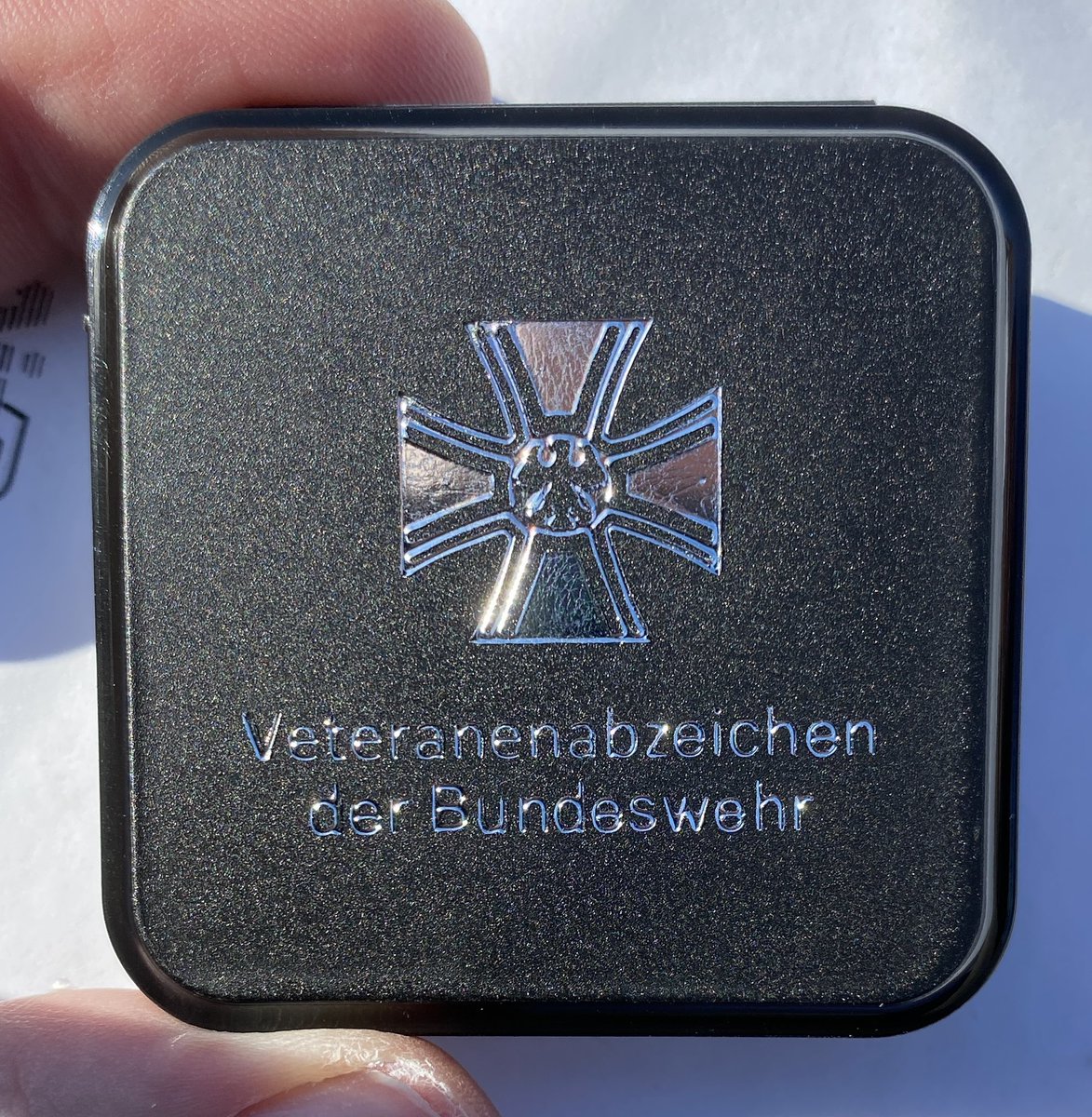 KMarcAWesseling's tweet photo. Yay. Just received my Veteran Pin from the German Bundeswehr. Thanks to @vonderleyen to put this up. #bundeswehr #outsideviews #proud https://t.co/EHsne8DZlQ