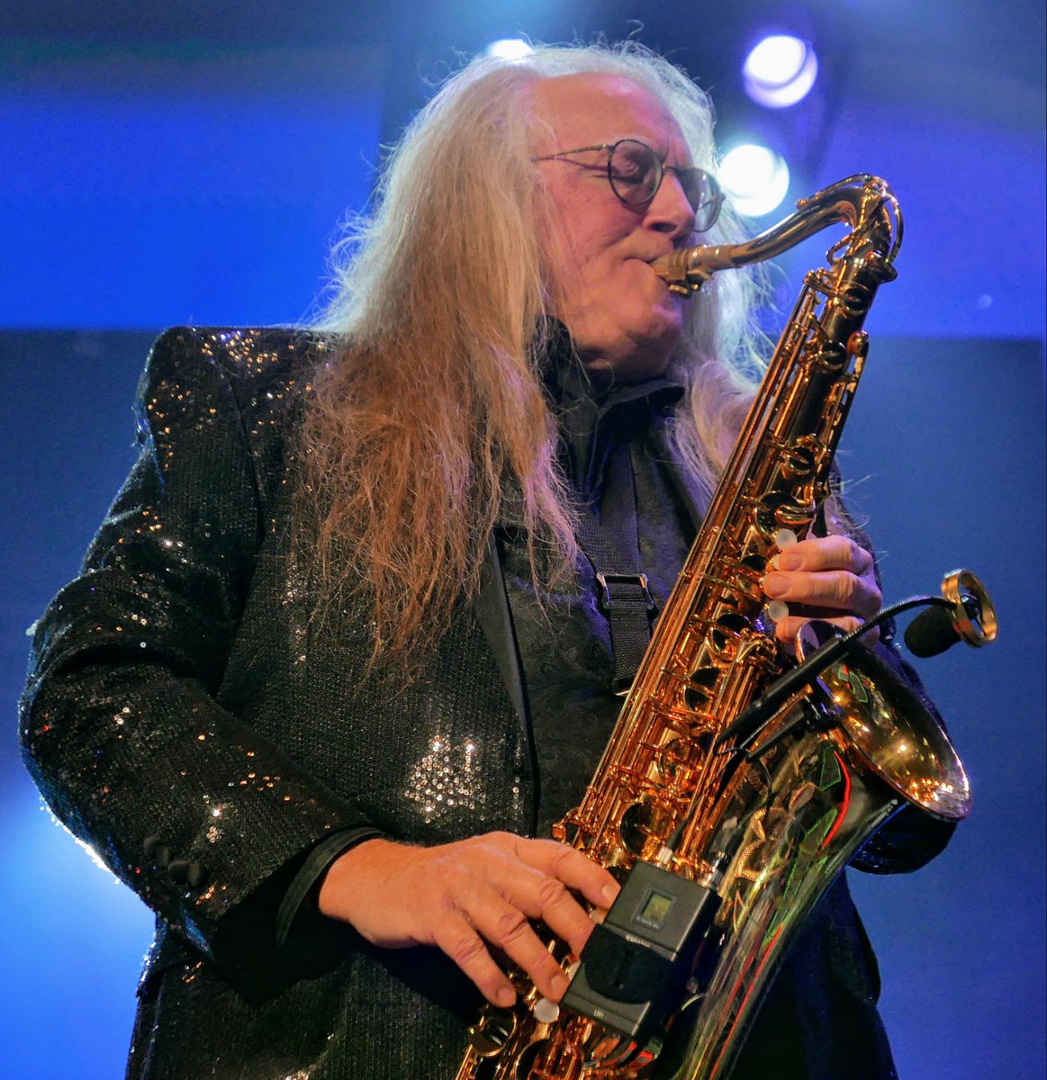 Tombotic's tweet photo. THERE ARE NOT ENOUGH SAXOPHONE SOLOS IN MUSIC THESE DAYS.
BRING BACK THE SAX.
#SOSAXY #BLOWTHATHORN https://t.co/JWrJs1iYW9