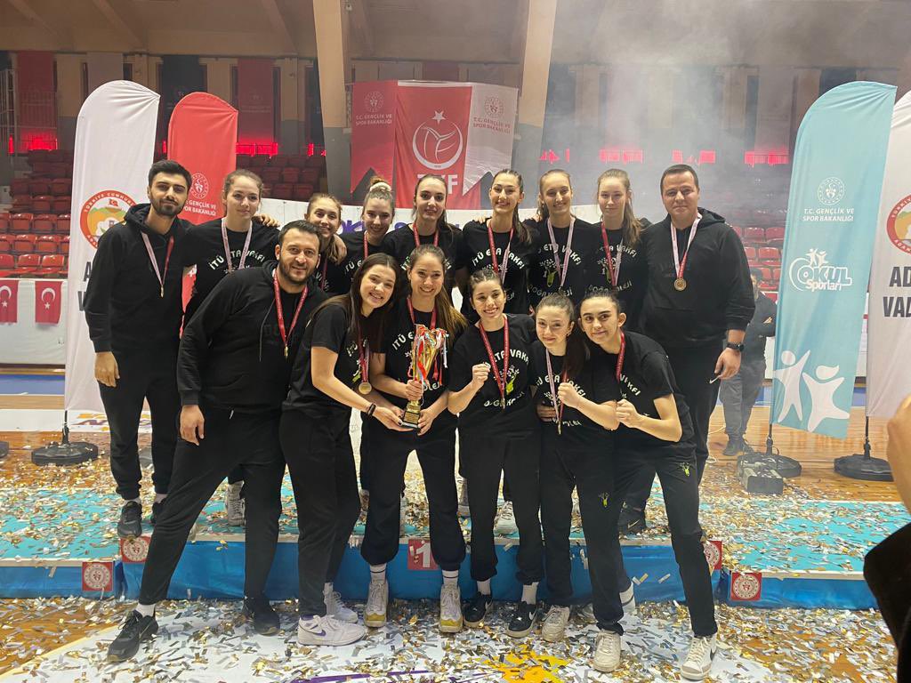 Doğa Harikaları Tarih Yazdı 🏆
Türkiye Liseler Voleybol Şampiyonası'nda bizleri gururlandırarak şampiyon olan Acıbadem Kampüsü Genç Kız A Voleybol Takımımızı tebrik ederiz.