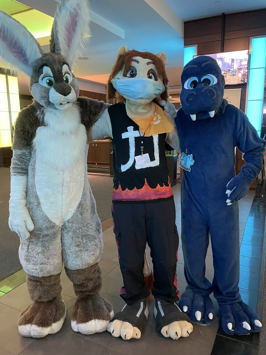 Leo_Nekozuki's tweet photo. Hey, Gex as a Smurf at #Furnal2022! :D lol

Just kidding! It’s Donamer and… I forget the bunny’s name, but he’s cool, too! 😅 lol

#FE2022
#PleaseTag
#RETROREWIND https://t.co/xFpCDads43