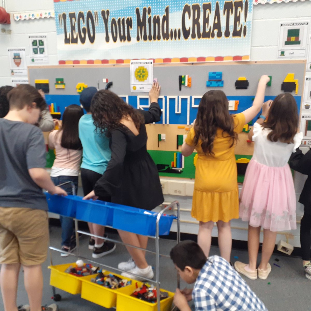 S's love choice! S's <a href="/HowellTwpRamtwn/">Ramtown</a> media center have St. Patrick's Day fun choosing between literature, art, and building with Legos! #HTPSLearnerSuccess  #HowellLeads