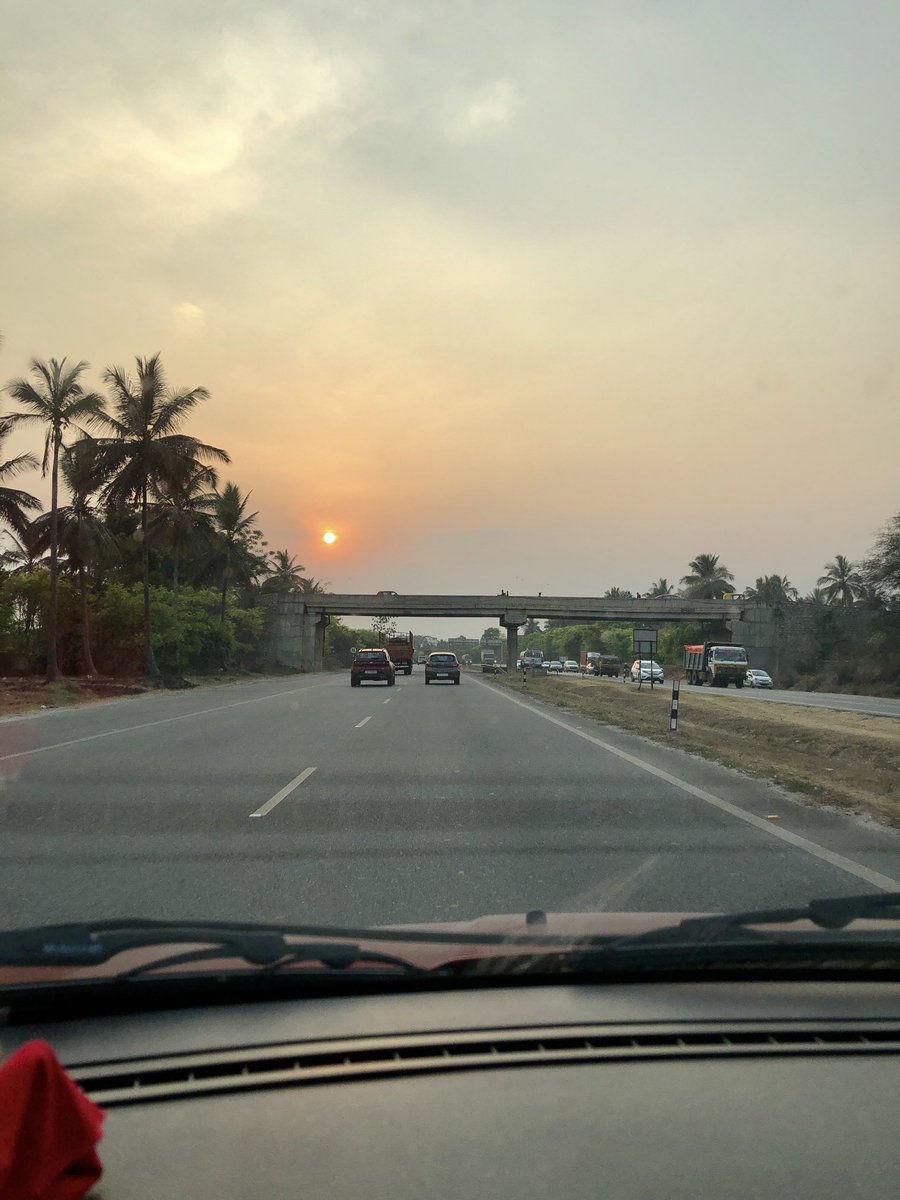 vrundavs's tweet image. Evening….
#niceroad