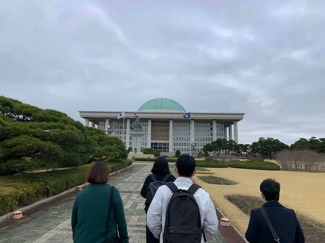 paarkjihy_20's tweet photo. 오늘 격리해제 이후, 첫 공동비대위원장 일정을 진행했습니다. 정말 이른 아침부터 멀리서 응원하러 와주신 분들께 감사드립니다... 
많은 분들의 응원과 격려 덕에, 마냥 두렵지 않은 시작이었습니다. 초심 잃지 않고, 열심히 달려가보겠습니다. 감사합니다! https://t.co/LCUuIUR2Qo