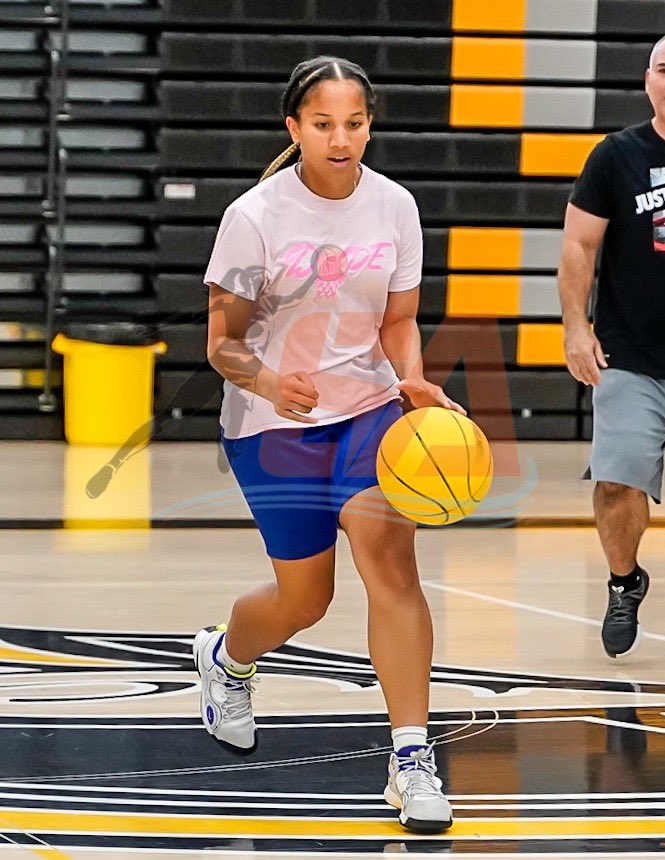 SAthletesLBB's tweet photo. #CardinalNewman HS (FL) 2024 G Amy Manzano (@Amy_Baller1) at #FGB South Florida practice 📸 @ThaRealSleep https://t.co/eSavrmA9tP