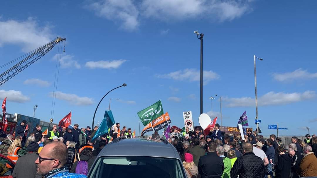United Scaffs supporting the <a href="/RMTunion/">RMT</a> workers at P&amp;O demonstration.

#PayTheRate #solidarity