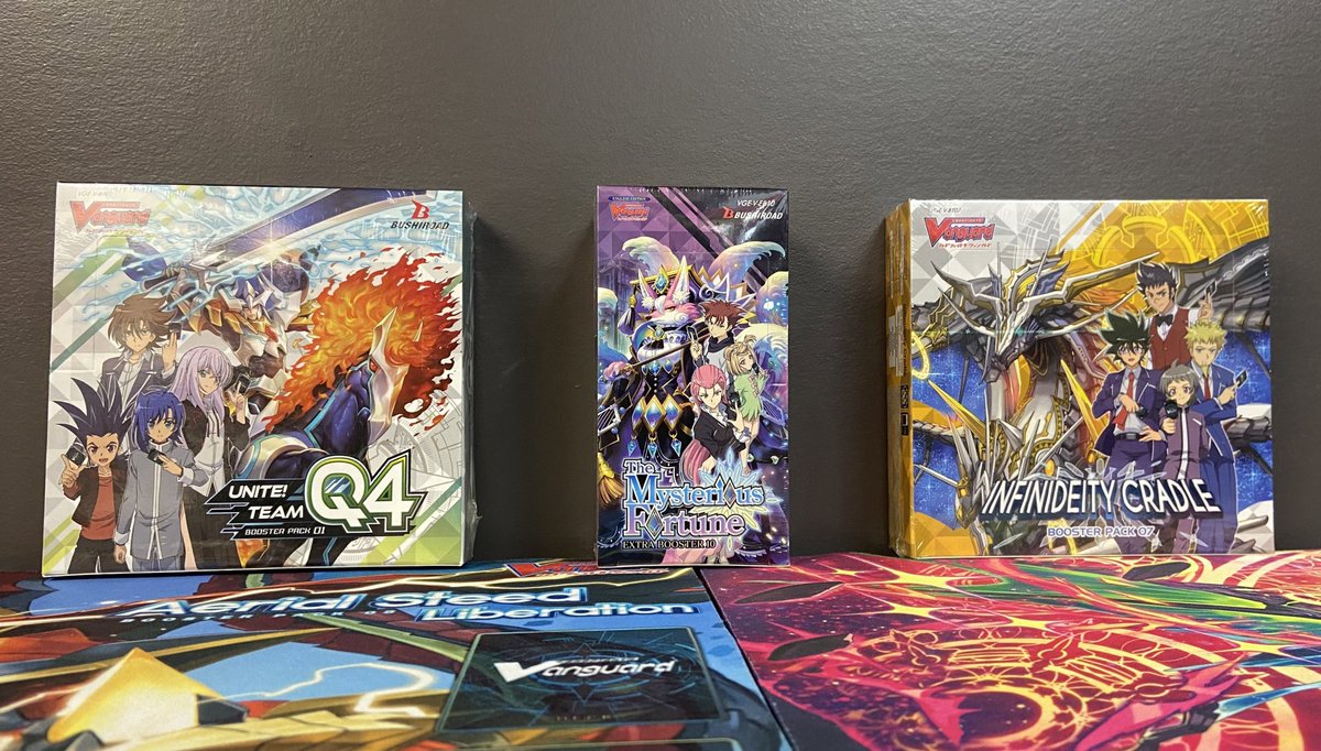 GIVEAWAY TIME!! 
RETWEET AND FOLLOW TO ENTER!! 

Who wants to have some V-Series fun?

3 people will win one of these 3 booster boxes!

Winners will be picked end of day on the 21st of March