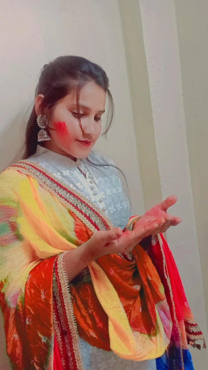 Sandhya42586069's tweet photo. Happy Holi 🥳 https://t.co/ArQXQ5cUPf