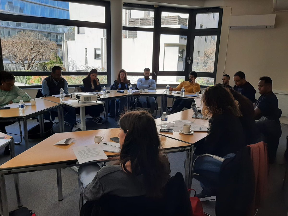 CdcAsso's tweet photo. Aujourd'hui début de formation pour les travailleurs sociaux de @AssoAurore. Merci de votre confiance et de votre volonté d'intégrer la culture dans les pratiques sociales https://t.co/karCISTChT