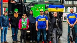 Ems_Hanley's tweet photo. @IAPonomarenko Supplies in Castletownbere, Cork, Ireland, before heading off to Ukraine. https://t.co/dcABlIxJ8L