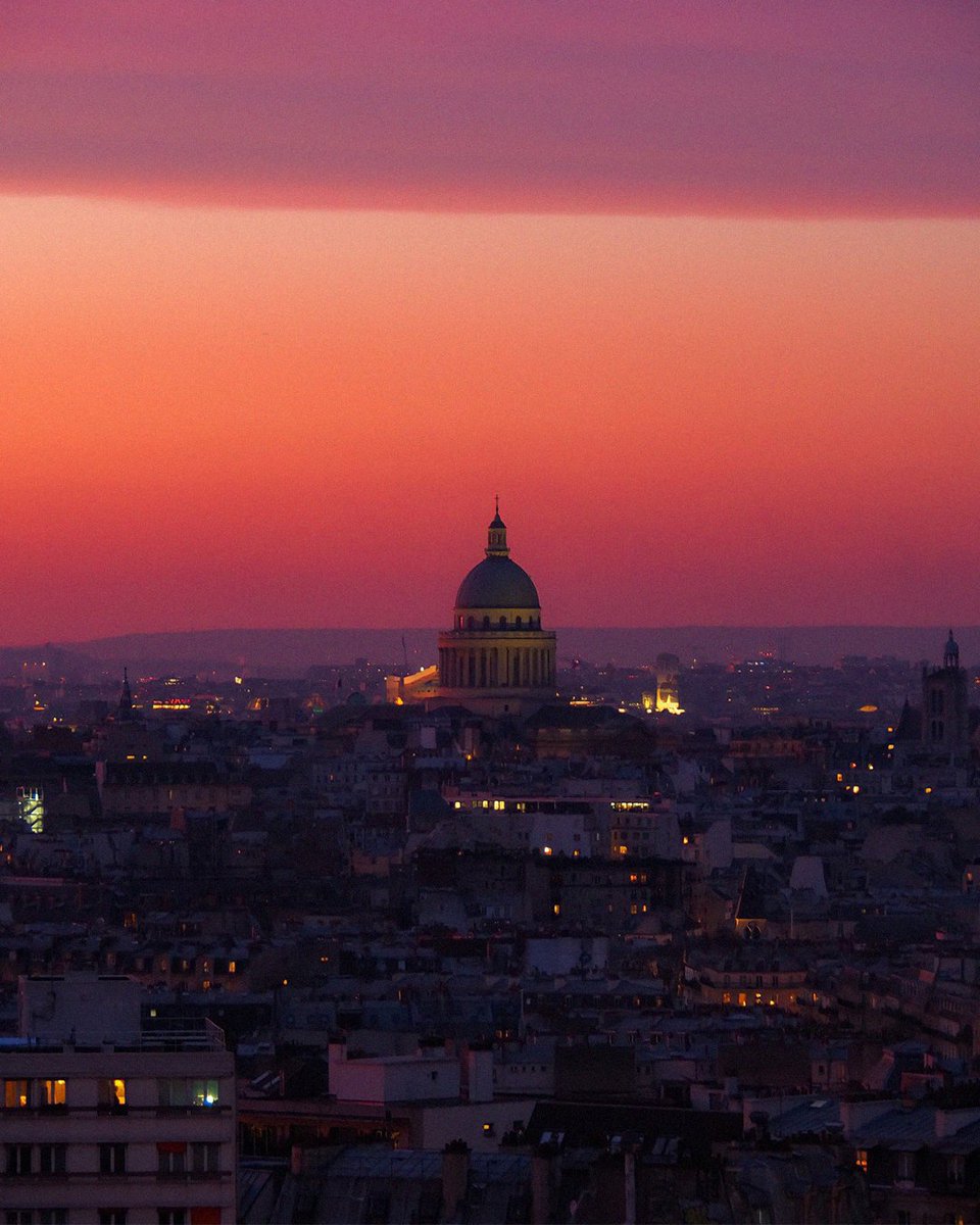 viewsfrance's tweet photo. Coucher de soleil parisien, ce jeudi 17 mars 🌇 https://t.co/C1oyitSX1B