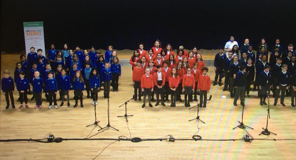 nesa1906's tweet photo. New End Choir performing at the Camden Music Spring Festival concert! Such an amazing job!! Well done children #NewEnd @StpaulsschNW3 @NetleyPrimary #StDominics Many thanks to @camdenmusichub #HaverstockSchool and our lovely choir teachers @IzziAllies and Mrs de Silva 🎶👏🙌🤩 https://t.co/BwMAmRvfGk