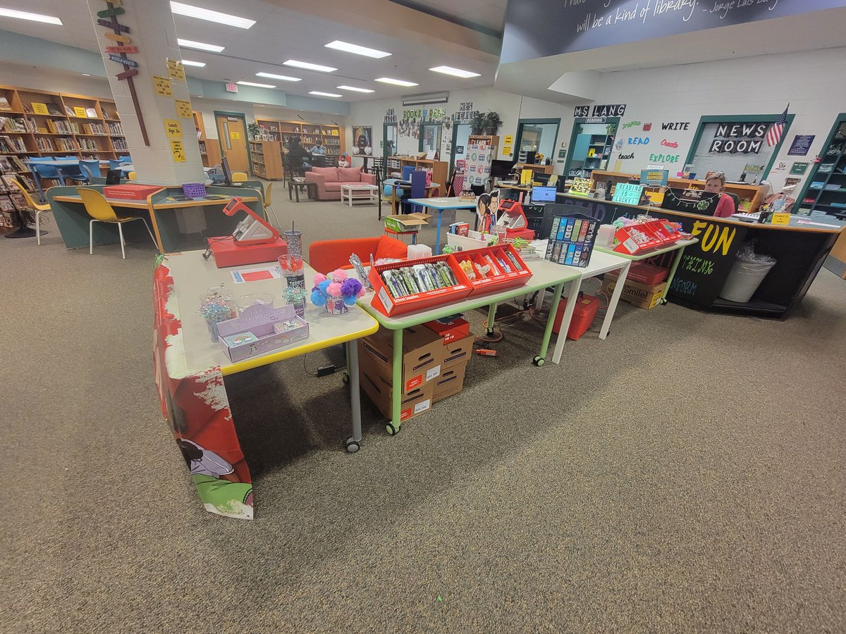 BRMSreads's tweet photo. All set up and ready for #ScholasticBookFair Spring 2022!  @BullRunMS #PWCSlibraries https://t.co/GgRVf5Et5C