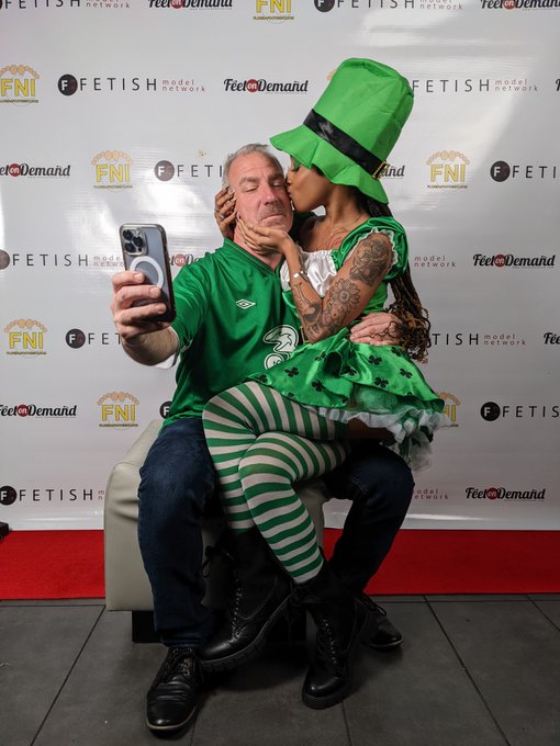 Me and Mena Carlisle @imenacarlisle at yesterday's FOOTNIGHT @FLFootNight - Next party is already scheduled<a class="tags" target="_blank" title="On Twitter" href="/?out=eyJ0eXAiOiJKV1QiLCJhbGciOiJIUzUxMiJ9.eyJpYXQiOjE3MjI0MTAyNjcsImlzcyI6InR3cG9ybnN0YXJzLmNvbSIsIm5iZiI6MTcyMjQxMDI2NywiZXhwIjoxNzUzOTQ2MjY3LCJyZWRpcmVjdF91cmwiOiJodHRwczovL3R3aXR0ZXIuY29tL2ltZW5hY2FybGlzbGUifQ.t0cIKsaZptEA5GnLSfovIWRdsEipRVabjuX9PAh55_98lVXV6nSFo3Nh-M8y641DS-9ZF22scgGdvtztd3VGyg">@imenacarlisle</a><a href="/tag/fashion"class="tags"><span>#fashion</span></a><a href="/tag/mensclothes"class="tags"><span>#mensclothes</span></a>