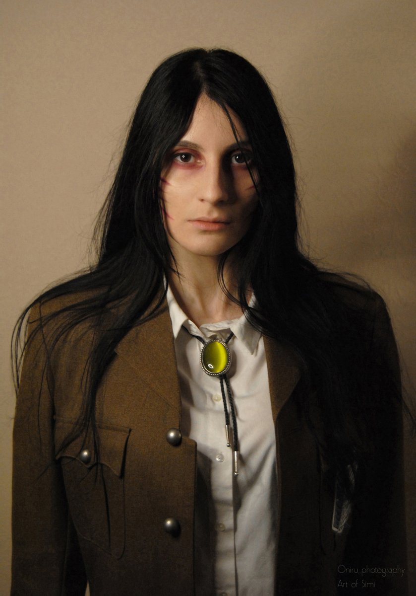"Most humans who have the power of the Titans are unable to stay in their Titan forms for extended periods of time, while Pieck, is able to remain for extremely long periods of time due to the power of her Cart Titan."

#shingeki #pieckfinger #aotcosplay #ピーク・フィンガー