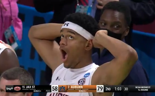 BleacherReport's tweet photo. Their reaction to Jabari Smith's poster 😂 @MarchMadnessMBB https://t.co/DbWX7lkTuE