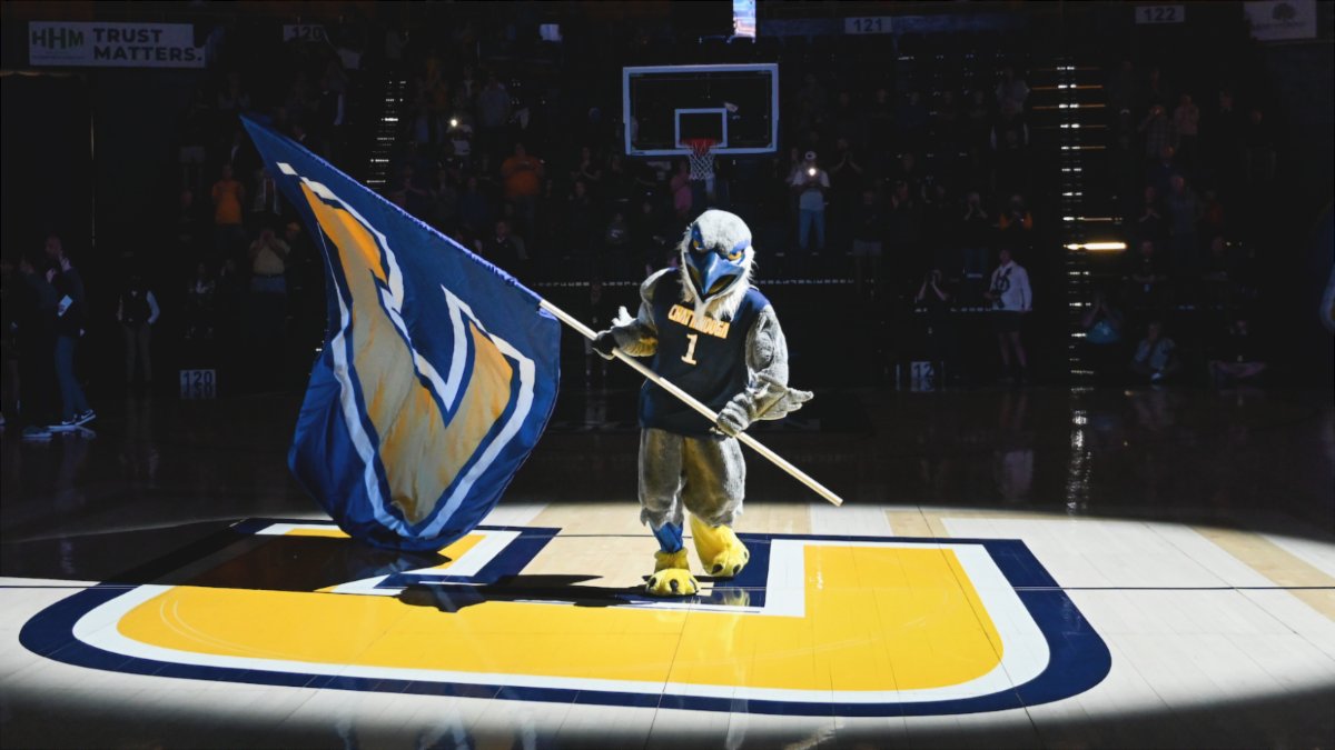 UTCRollinsCOB's tweet photo. Tonight is the night! We can't wait to see our Mocs basketball team play in Pittsburgh! 💙💛🏀
🆚 (4) Illinois 
📺 TNT
⏰ Friday, March 18 • 6:50 EST https://t.co/mc55CScoj8
