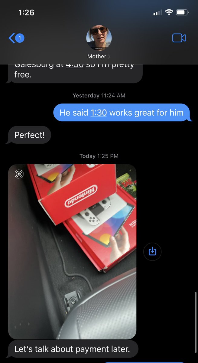 eliolin07's tweet photo. When ur mom turns into a black market  mule. She’s gonna break my knees in if I don’t pay up. https://t.co/516rj81omG