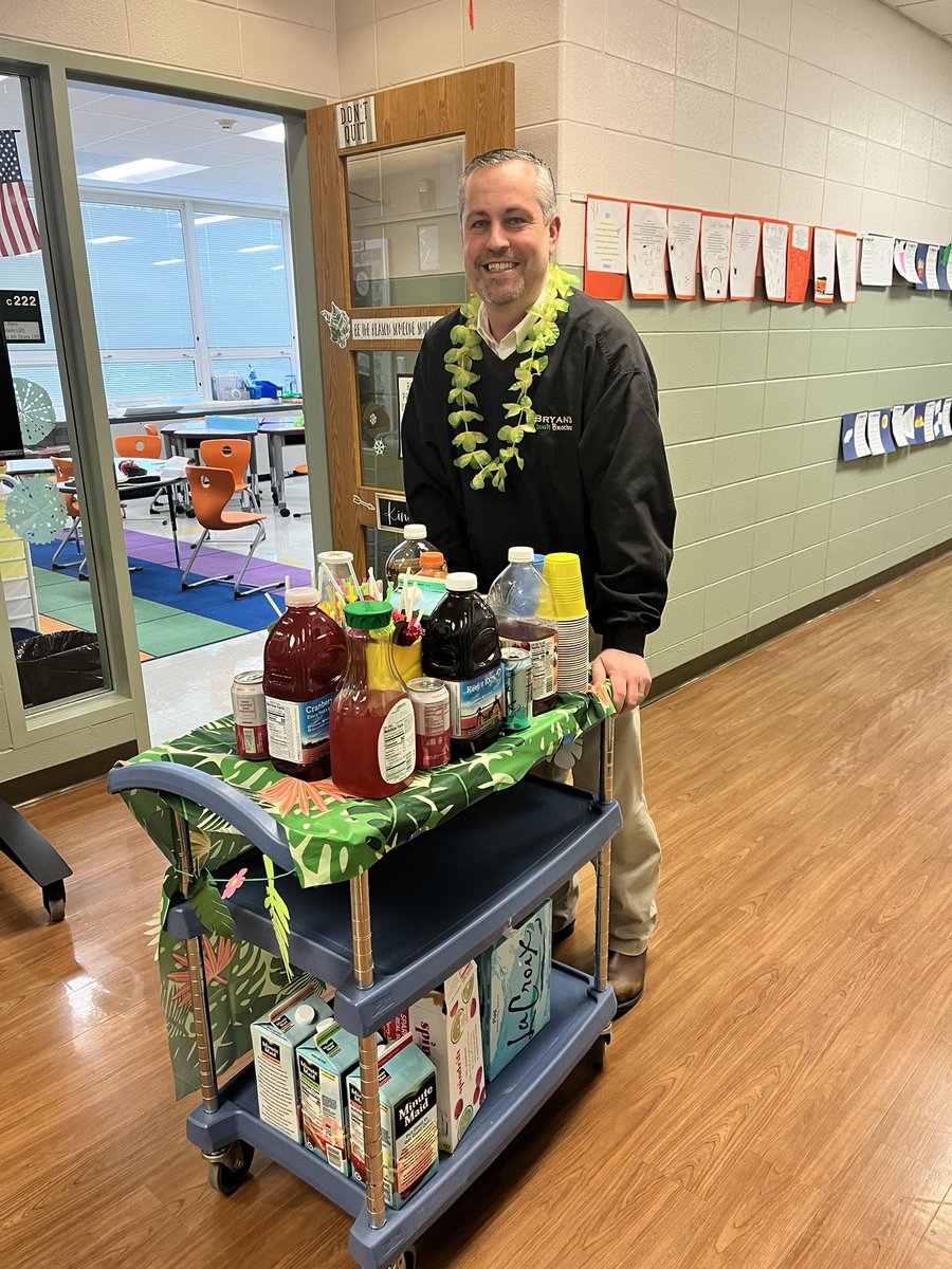 JMilesClass's tweet photo. Happy SPRING BREAK!  🏝 #cherokeeinspires #findingjoy67 https://t.co/p0phdinyMP