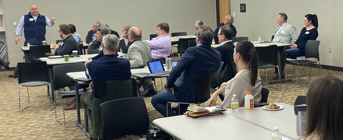IngridTighe's tweet photo. Great quarterly #oaklandcounty Economic Develpment meeting today with our city, township, and village economic development directors, chamber presidents, downtown directors, and community development directors to discuss initiatives, programs, and resources! https://t.co/NU5Qs0AMNv