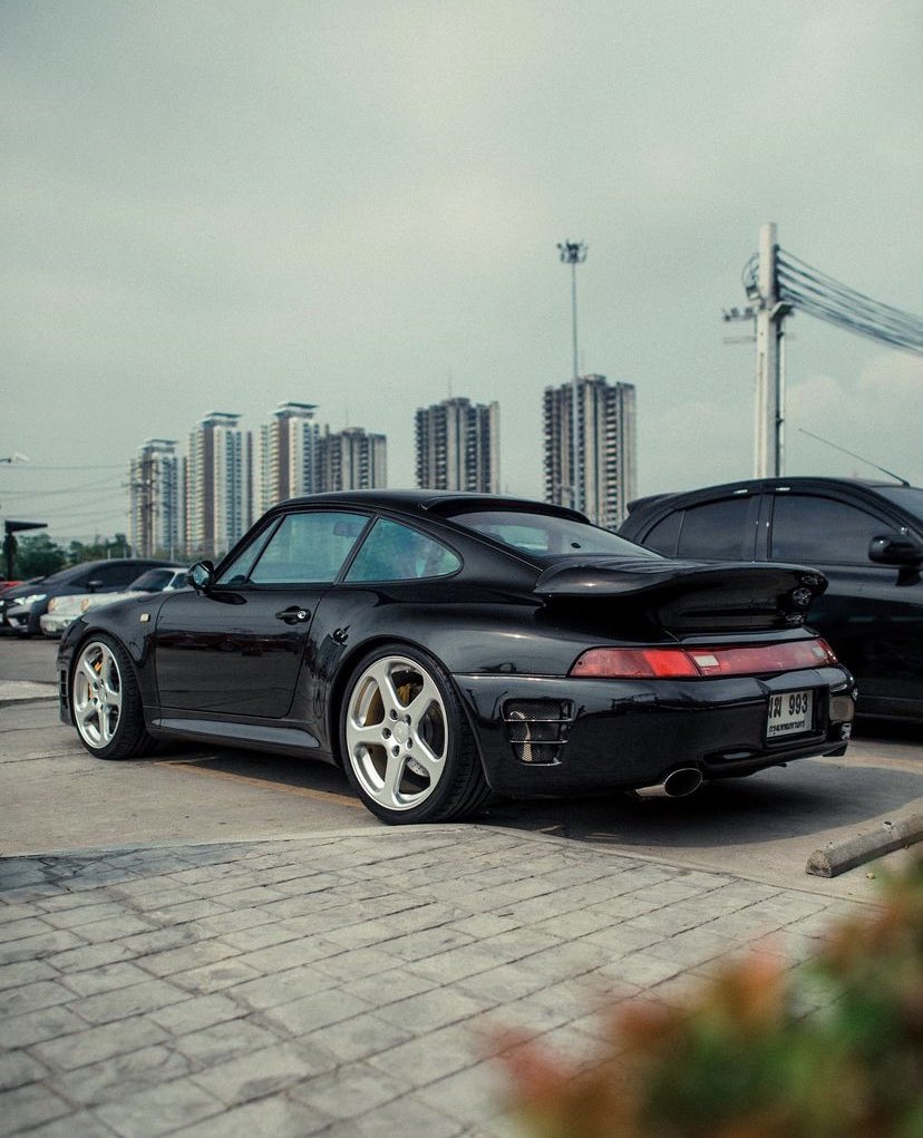 FormulaOneHomee's tweet image. Porsche 993 Turbo